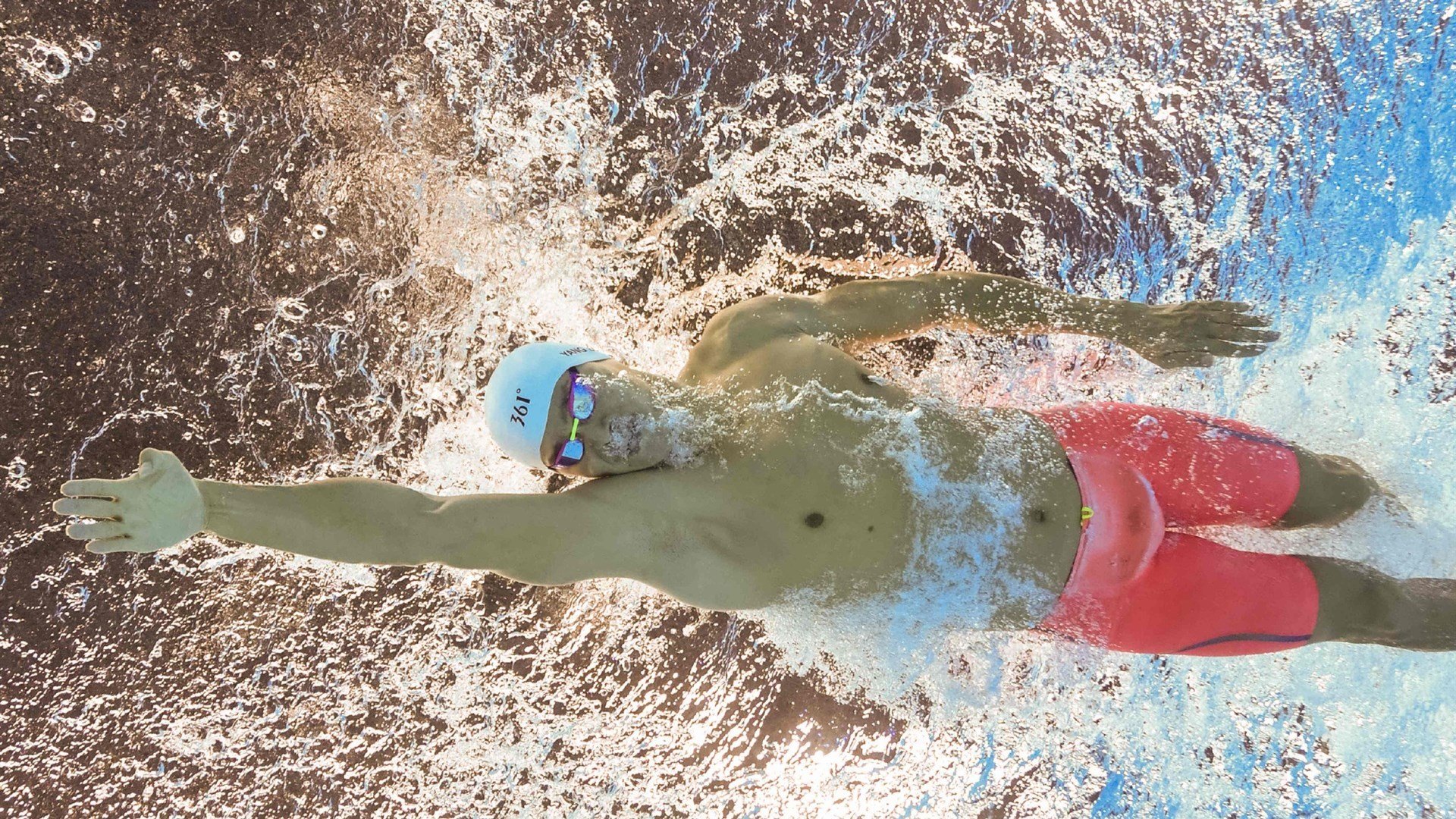 巅峰对决！扣篮大赛上演史诗级表演，新星力压群雄夺冠