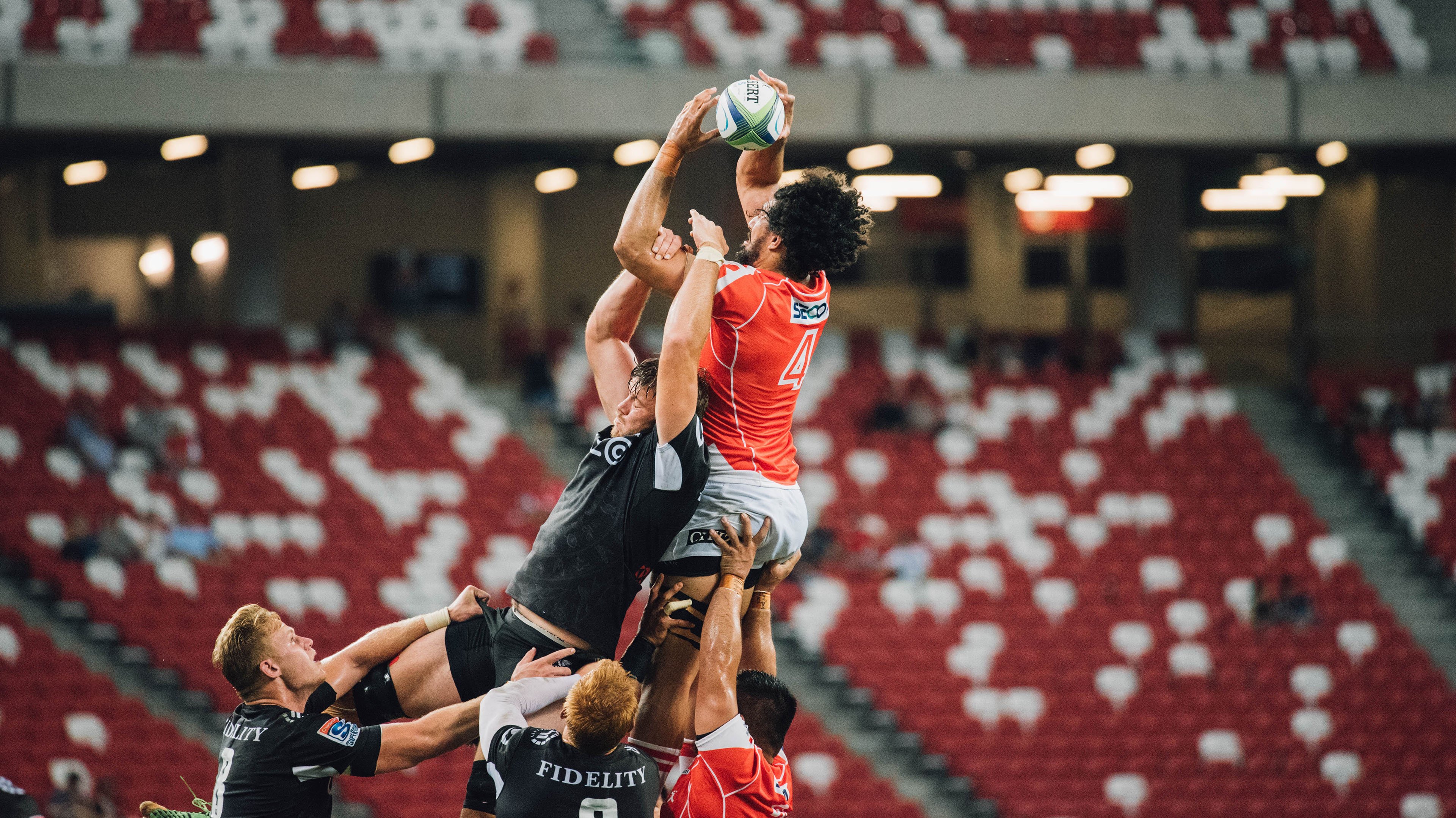 冰球联赛激战正酣，豪门对决引爆冬季热潮